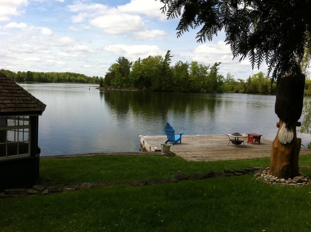ホテル ウィンドスウェプト オン ザ トレント Campbellford エクステリア 写真