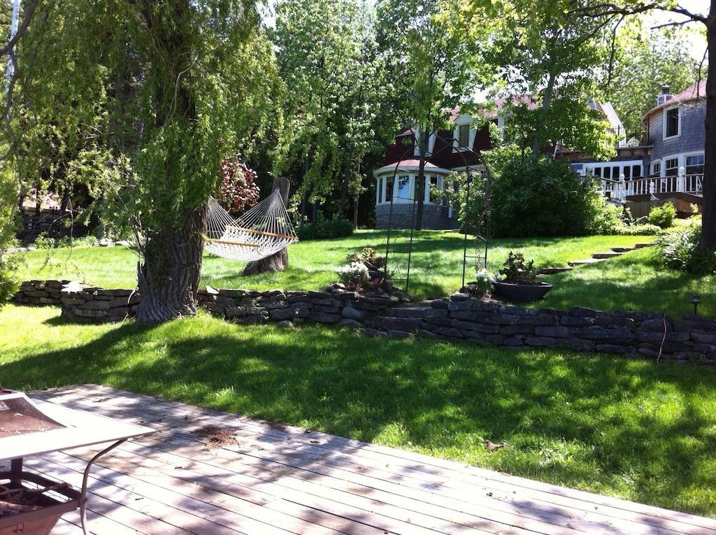 ホテル ウィンドスウェプト オン ザ トレント Campbellford エクステリア 写真