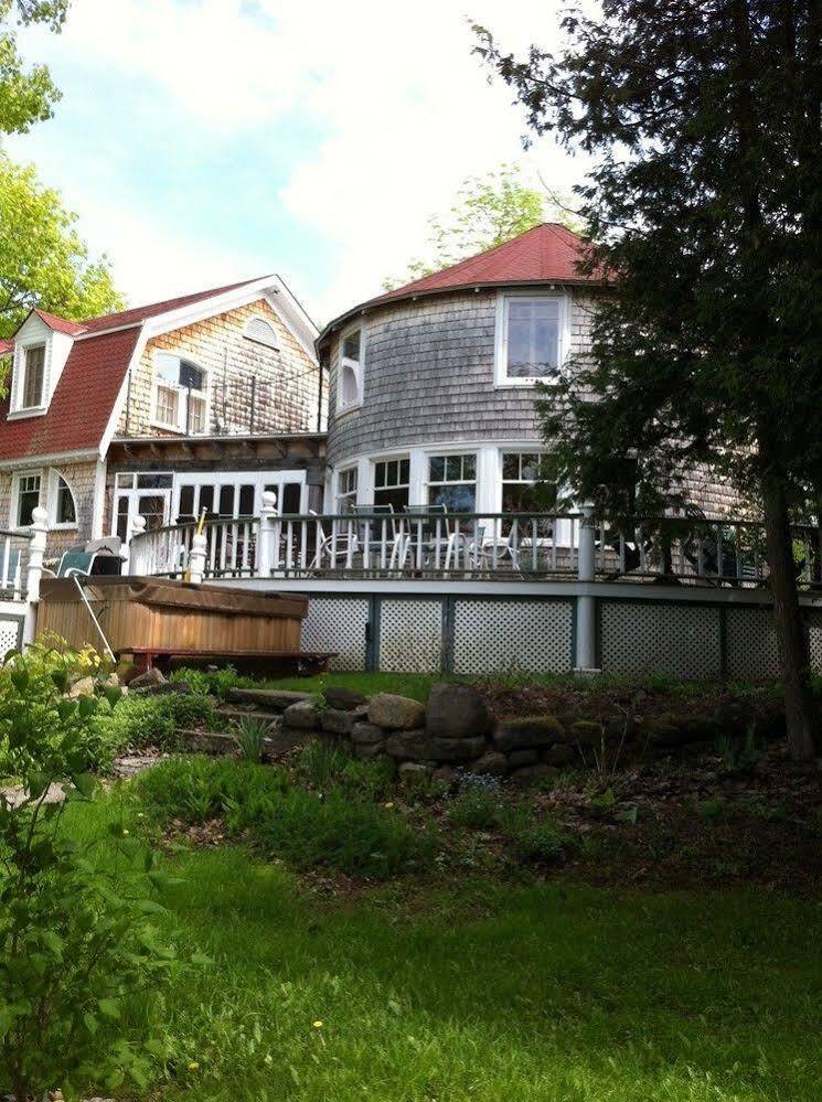 ホテル ウィンドスウェプト オン ザ トレント Campbellford エクステリア 写真